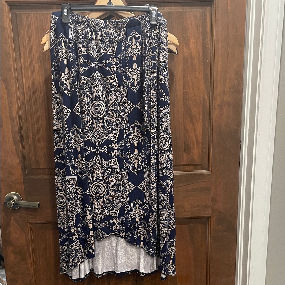 Loveappella Navy and Cream High-Low Skirt
